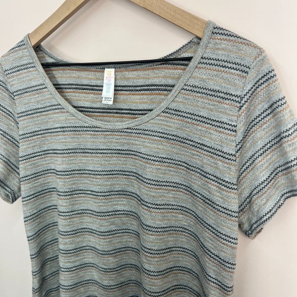 LulaRoe Gray Stripe T Shirt Short Sleeve Tee Size Large - Picture 5 of 5
